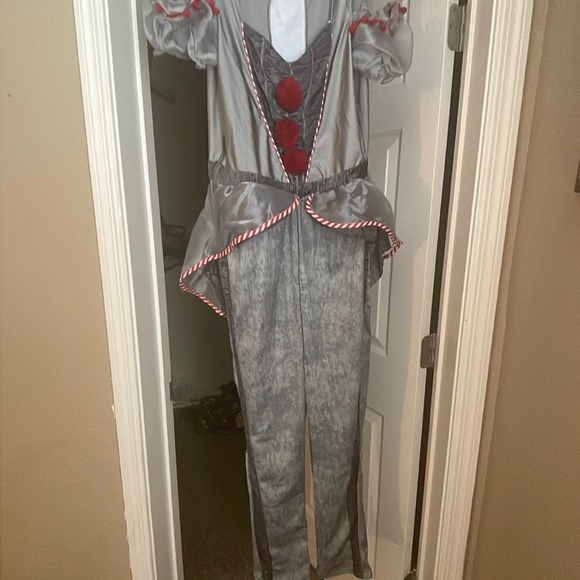 Women’s Halloween Costume- Pennywise from Movie II of “IT”. - Picture 2 of 9